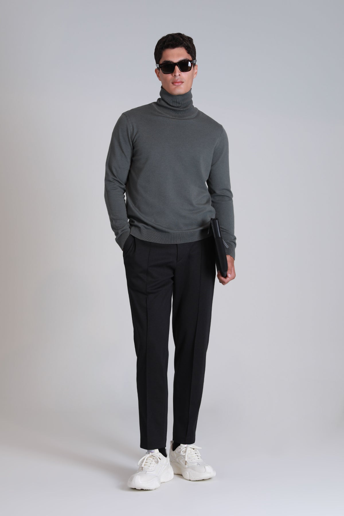 SOIL MENS SWEATER