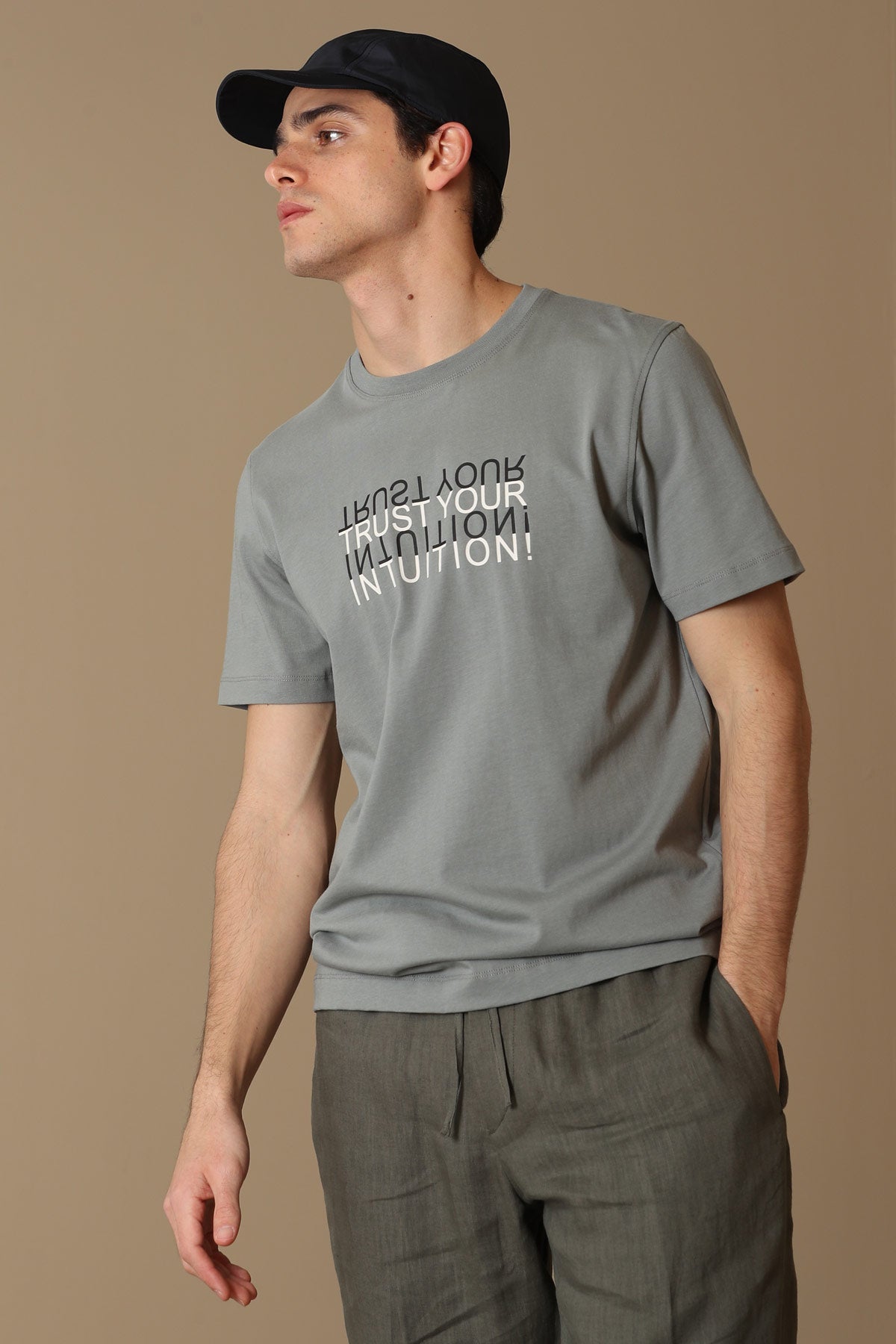 Arezzo Modern Graphic T- Shirt