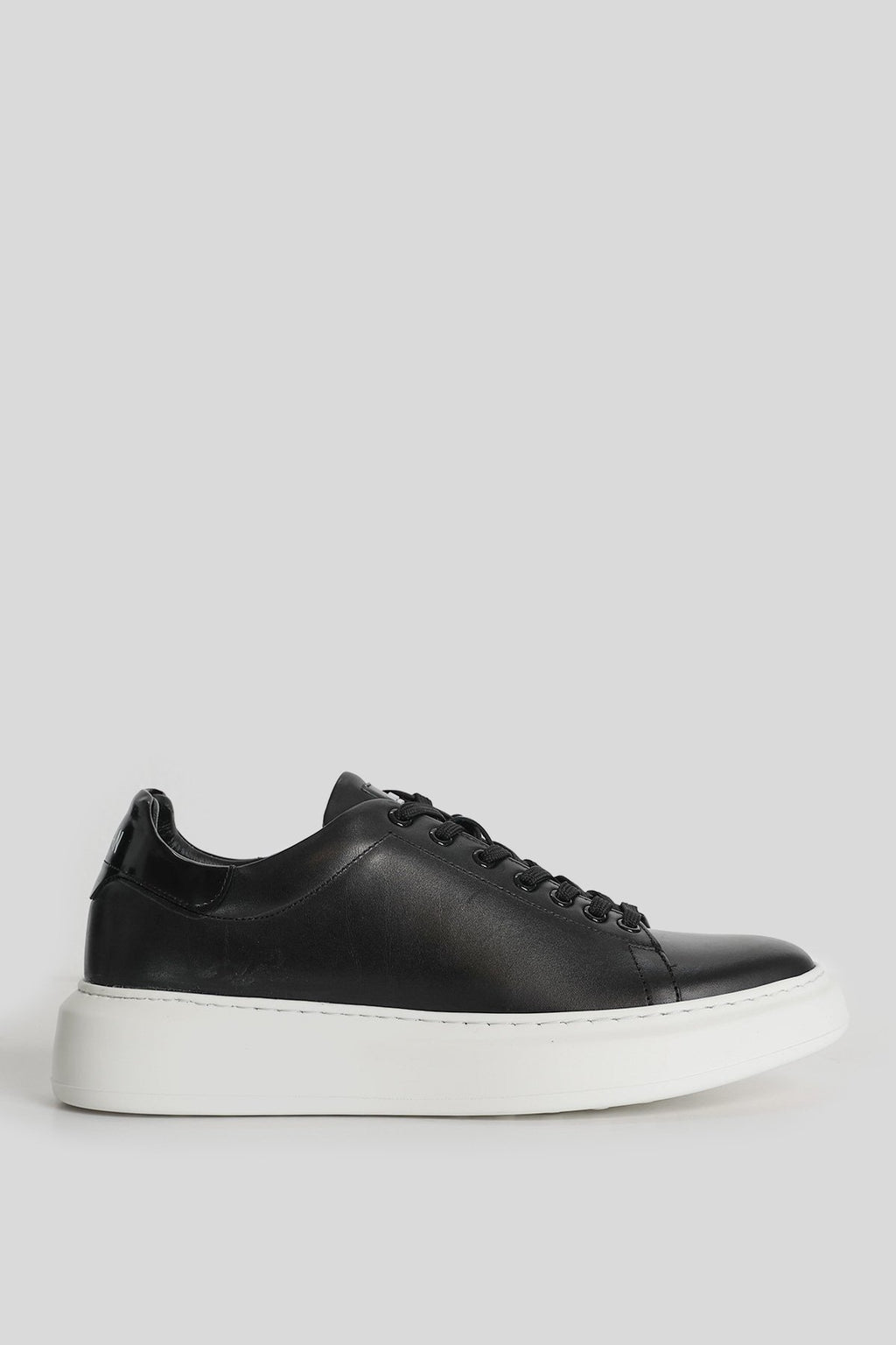 John lederen sneaker